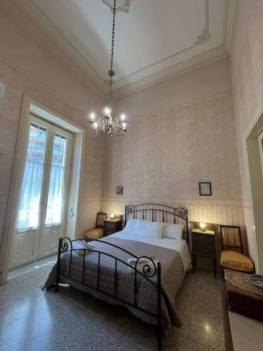 Palazzo Vitrano - Tourist Apartment كاتانيا المظهر الخارجي الصورة